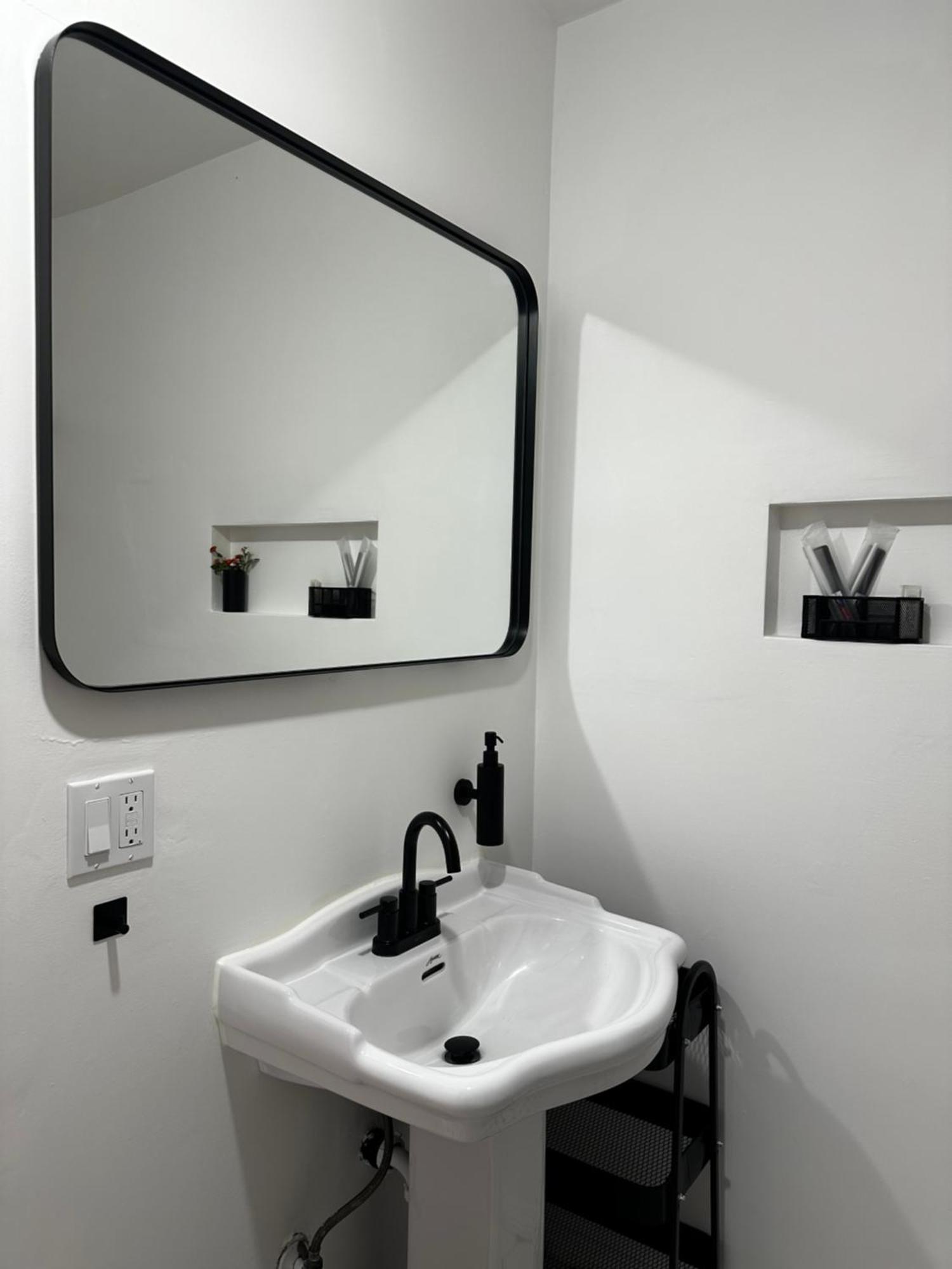 Modern, Remodeled Echo Park House-Walk To Sunset Blvd, Dodgers Stadium, Shops, Bars, Restaurants, Lake, Concerts Los Angeles Bagian luar foto